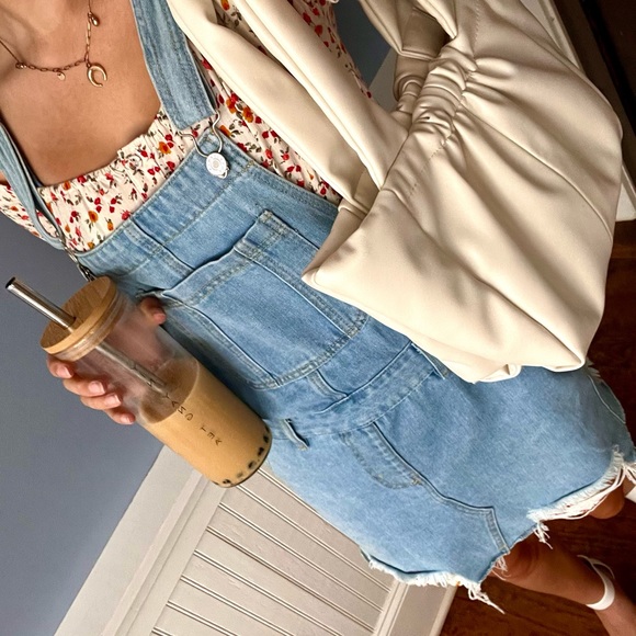 Meet your Posher, Sydney - Picture 1 of 1